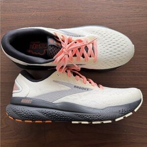 Brooks Ghost 16 Ecru/Orange/Black Women's Running Sneakers Size 9